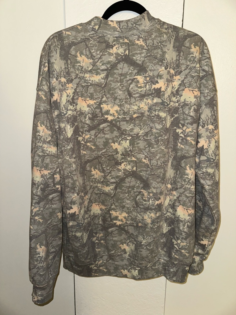 State of Mind Gray and Beige Camo New York Crewneck - Picture 6 of 6